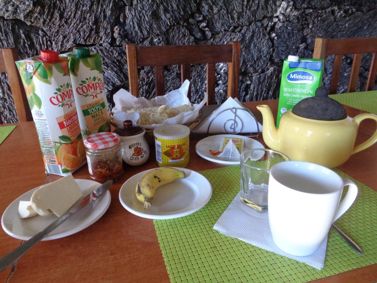 Pensao Casa Jose Doce Bed & Breakfast Portela Exterior photo