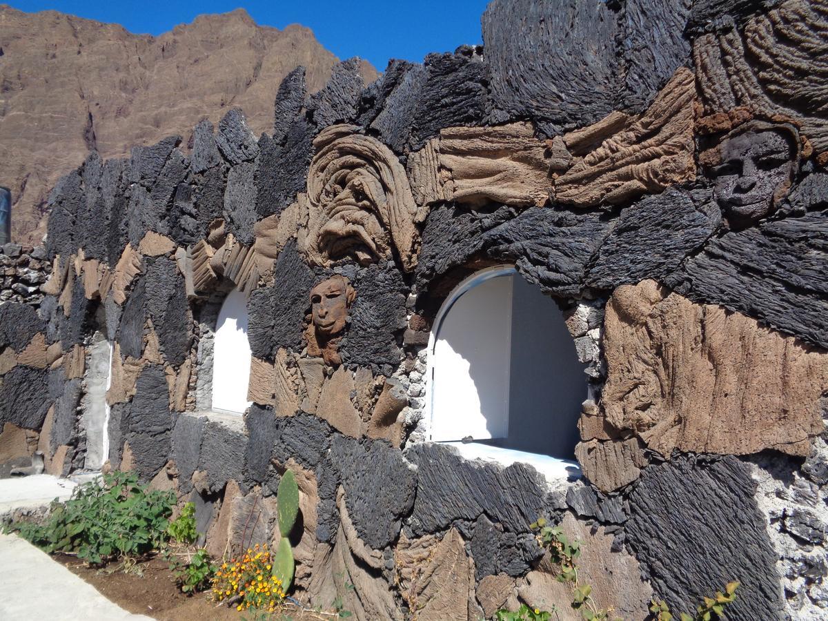 Pensao Casa Jose Doce Bed & Breakfast Portela Exterior photo
